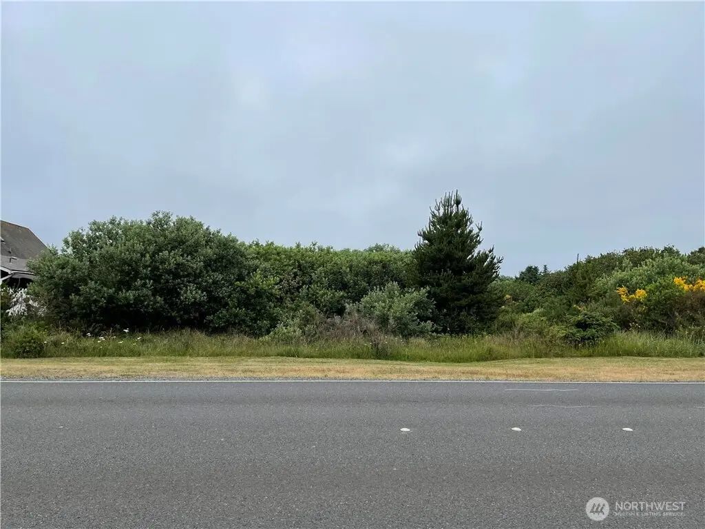 405 Ocean Shores Boulevard Nw, Ocean Shores