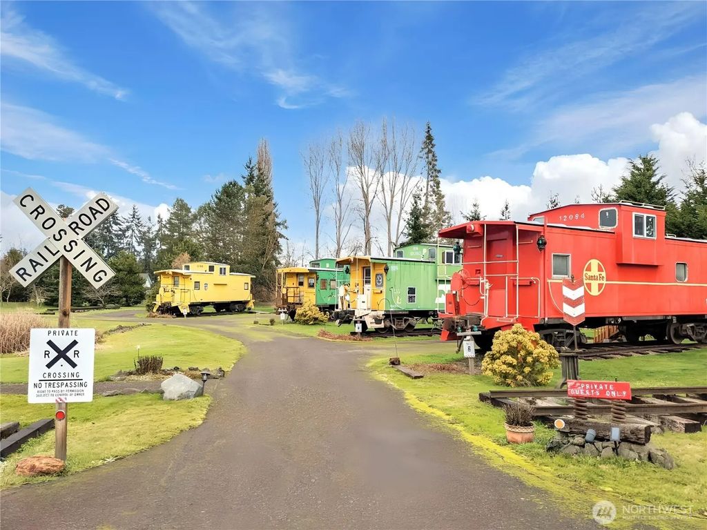 24 Old Coyote Way, Sequim