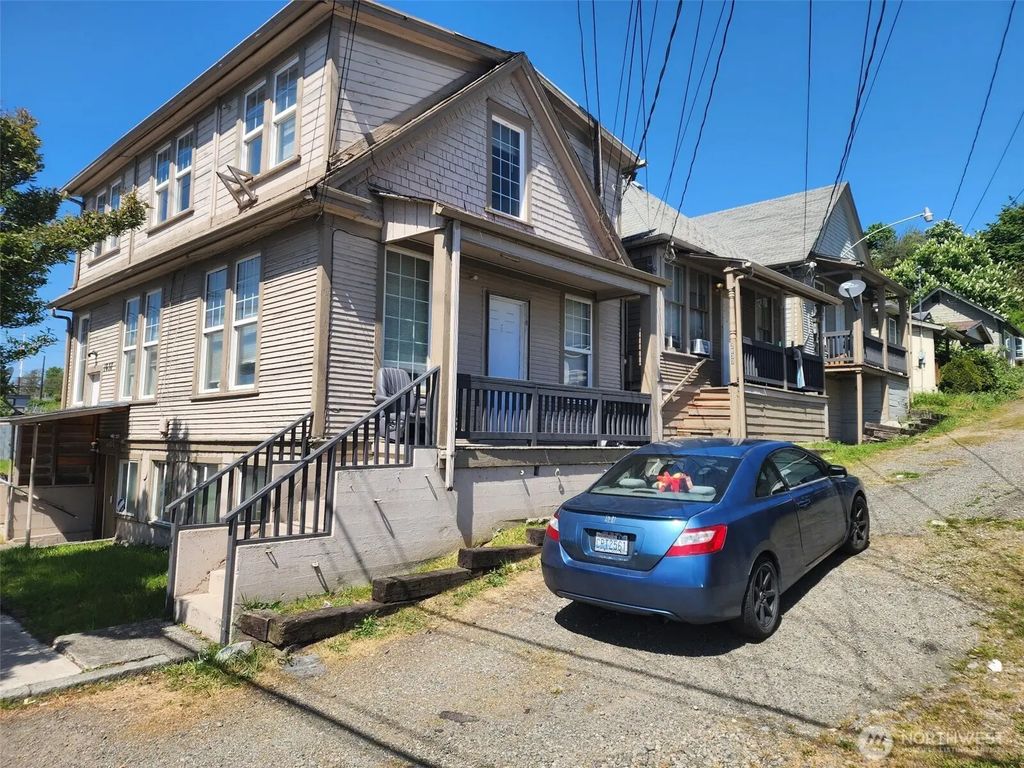 1637 Center Street, Tacoma