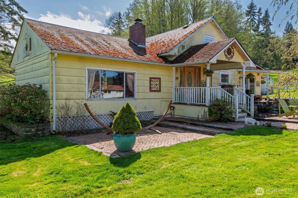 511 Loftus Road, Port Townsend
