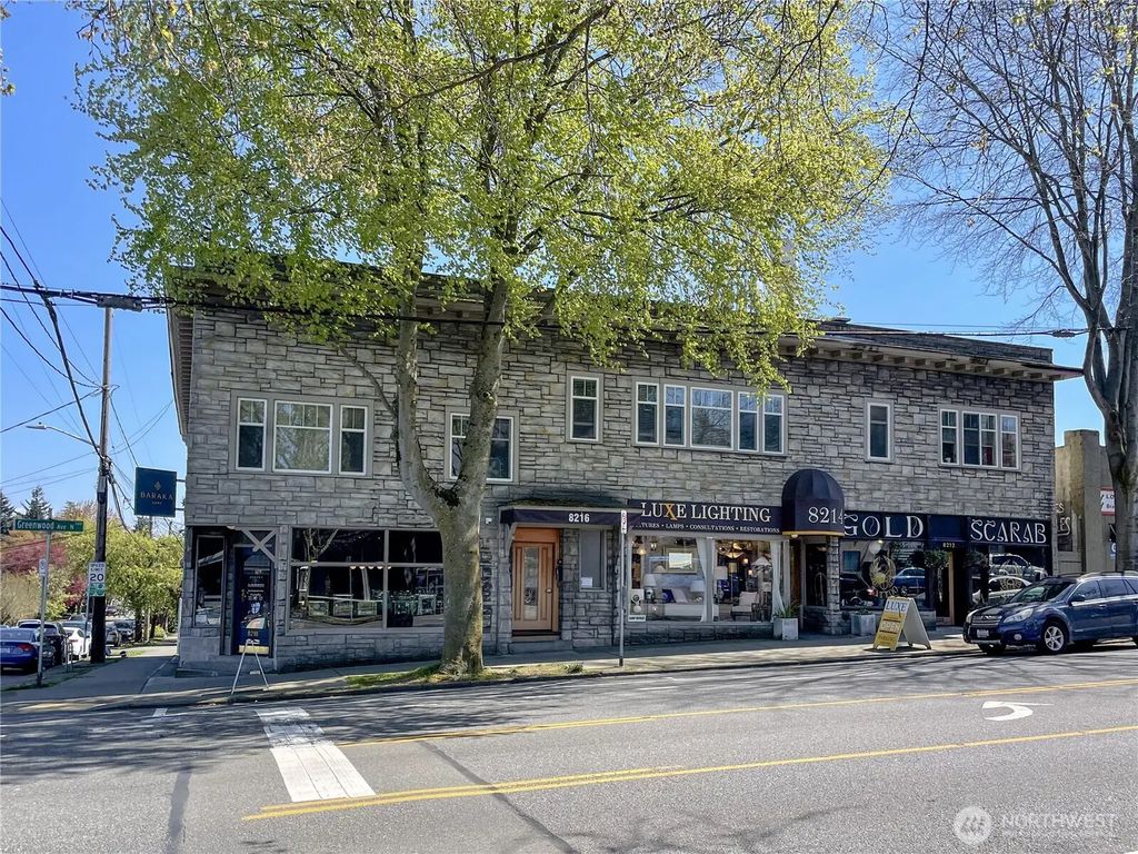 8214 Greenwood Avenue N, Seattle