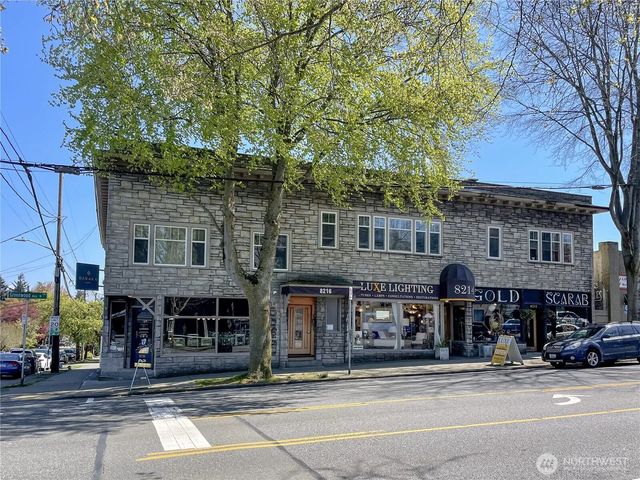 8214 Greenwood Avenue N, Seattle