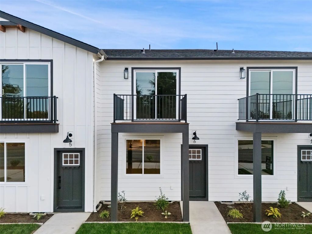 669 W Hendrickson 6, Sequim
