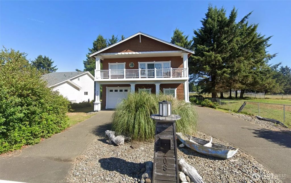 208 Taurus Boulevard Sw, Ocean Shores