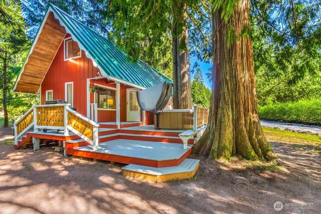 11318 583rd Avenue E, Enumclaw