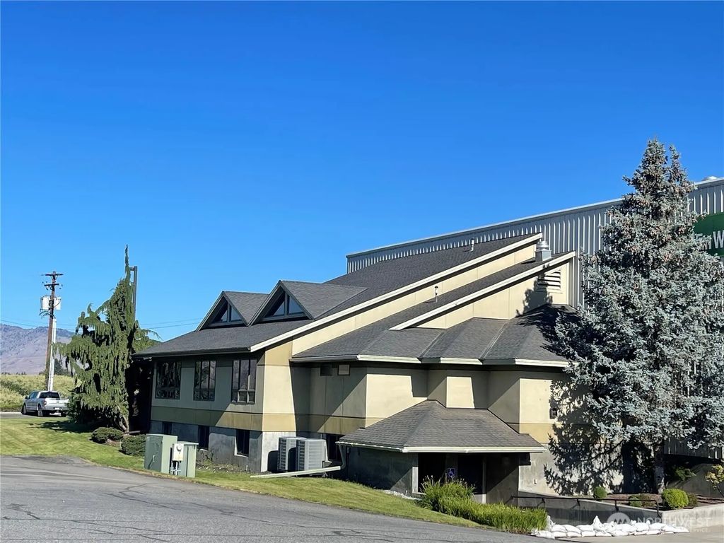 2821 Grant Road, East Wenatchee