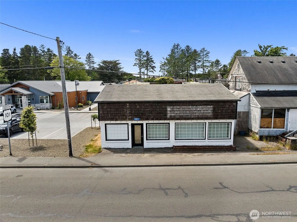 3811 Pacific Way, Seaview