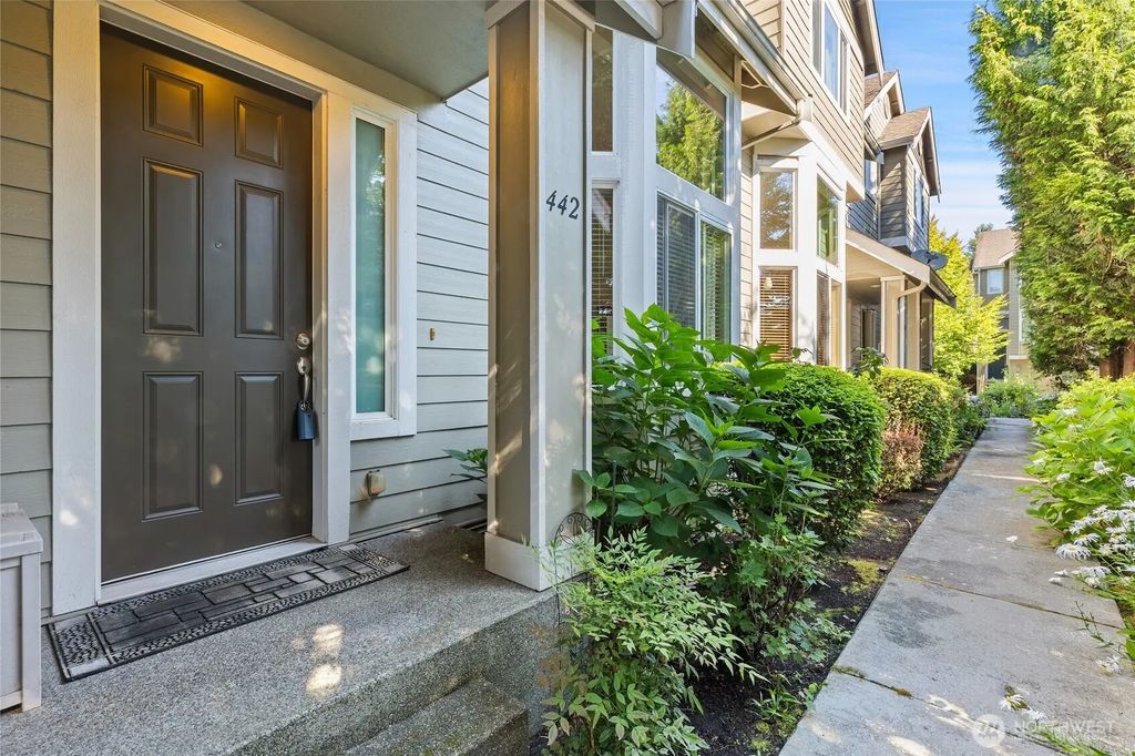 442 Tacoma Place Ne, Renton