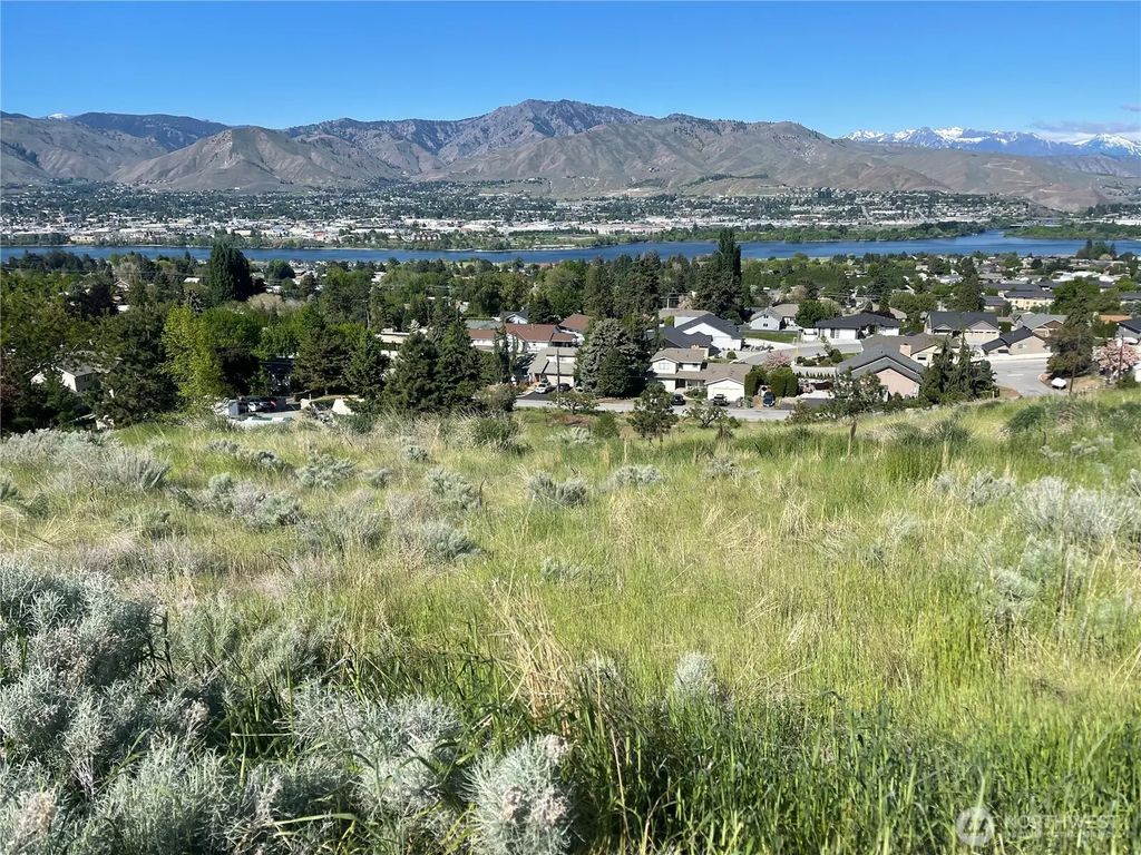 2714 Casa Mia Drive, East Wenatchee