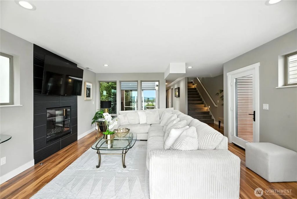 8221 S 121st Street, Seattle