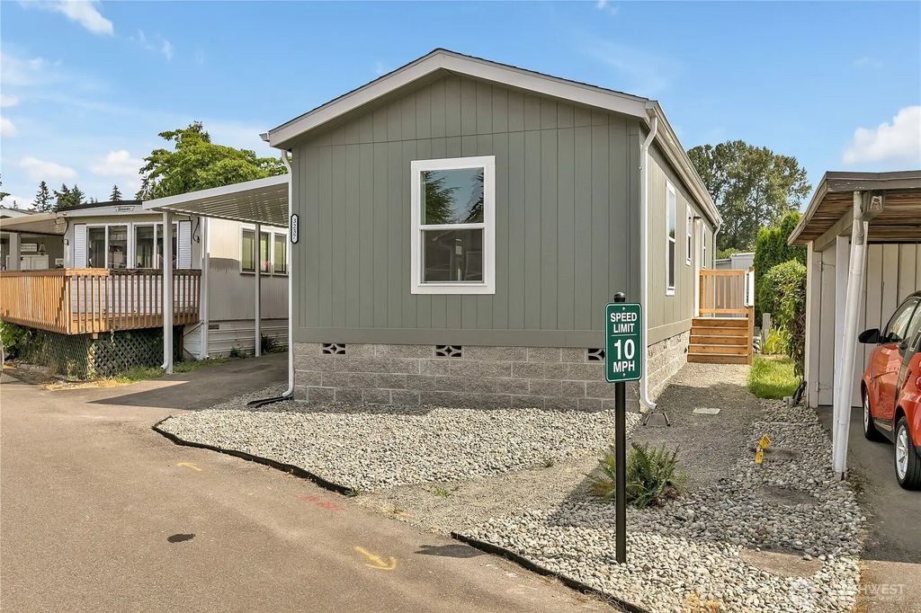 3237 S 182nd Place 221, SeaTac