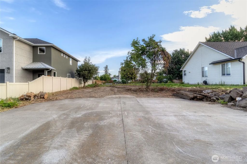 316 Sw 12th Street, College Place