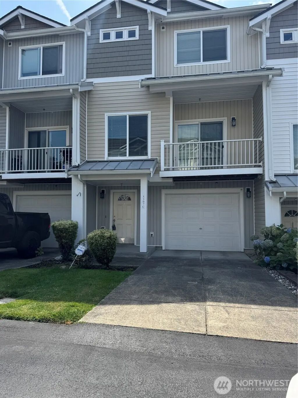 5307 Military Road E C, Tacoma