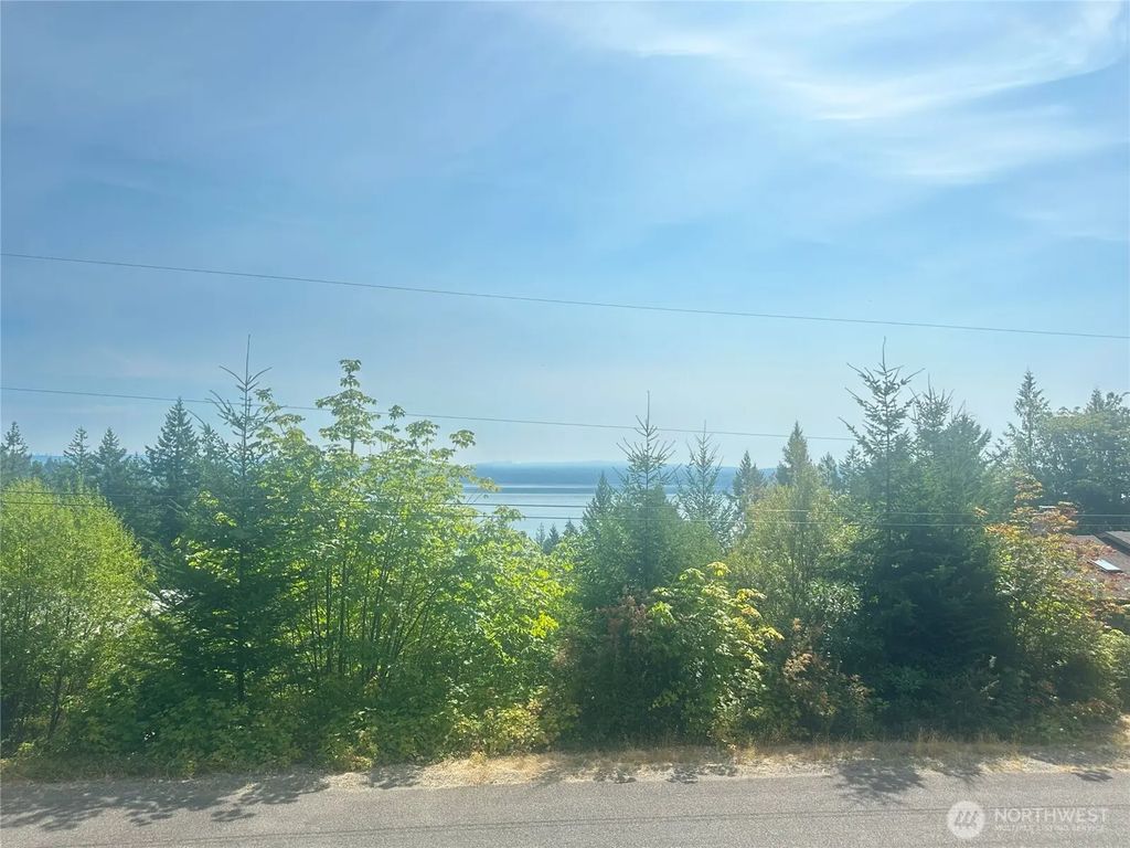 201 Tog Road, Brinnon