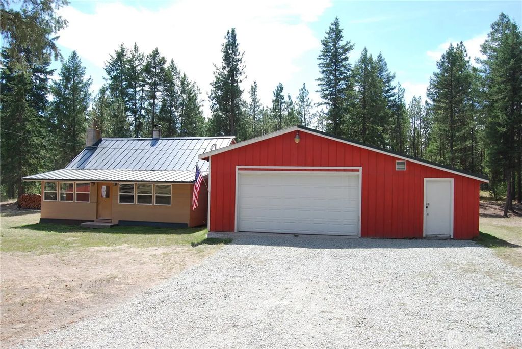 31 Summit Lake Rd, Tonasket