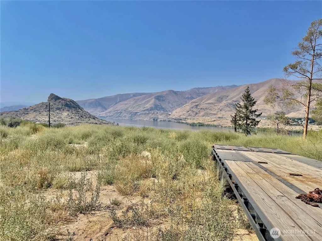 13512 Us Highway 2 P. 4, East Wenatchee