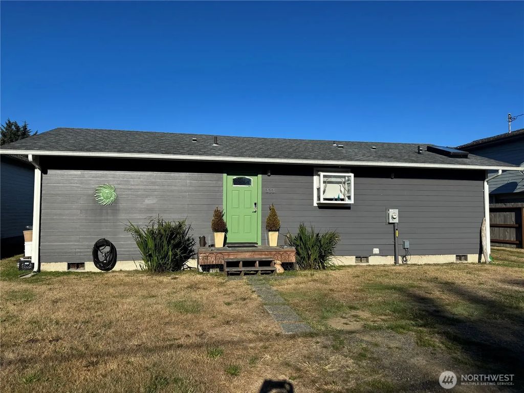 333 Canal Drive Ne, Ocean Shores