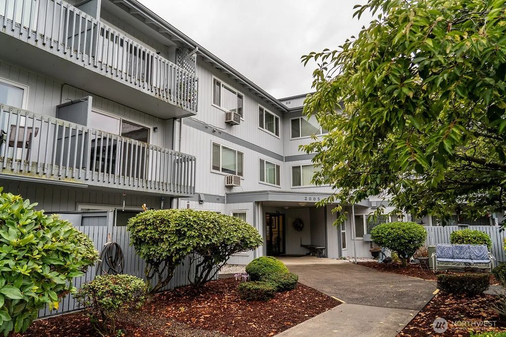 2005 Tibbetts 213, Longview