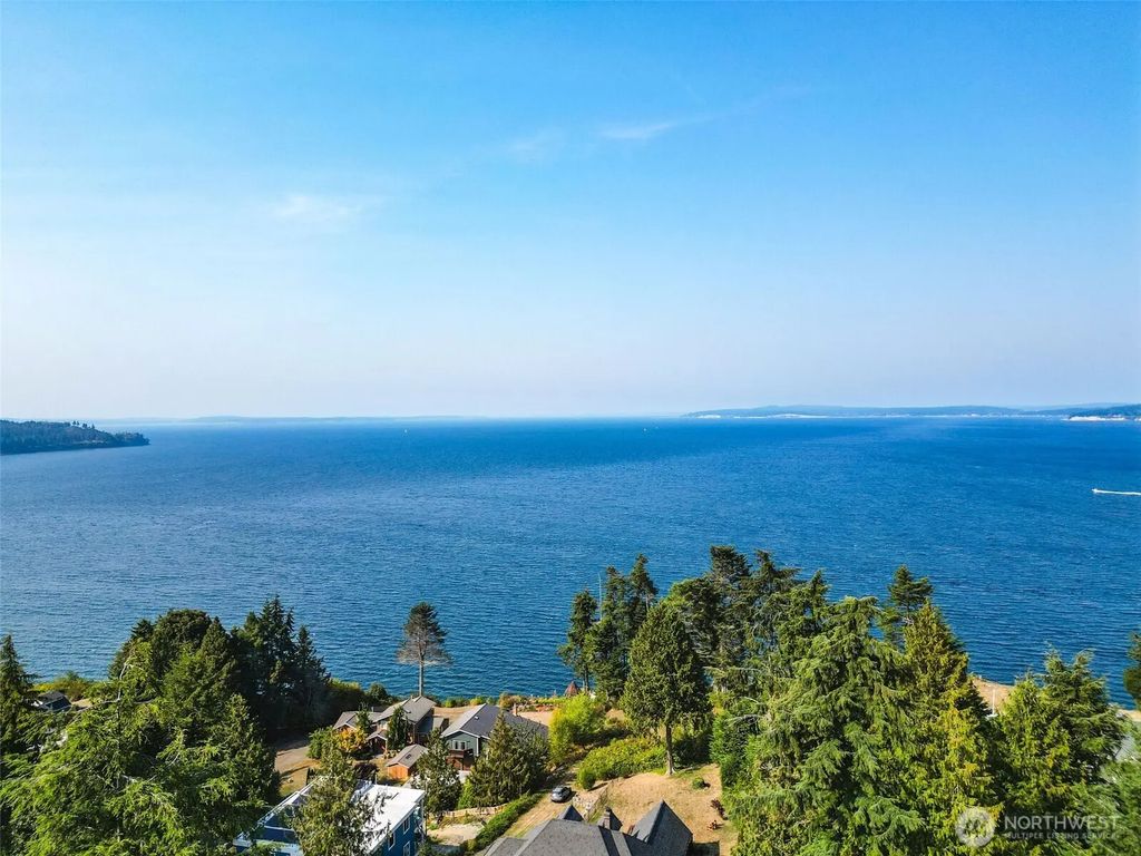 5688 Ne Twin Spits Road, Hansville