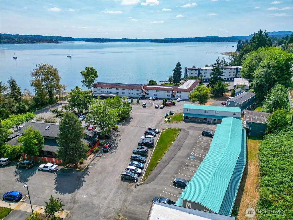 8755 Shore Place Nw, Silverdale