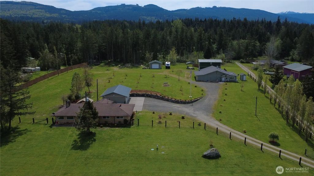 273702 Hwy 101, Sequim