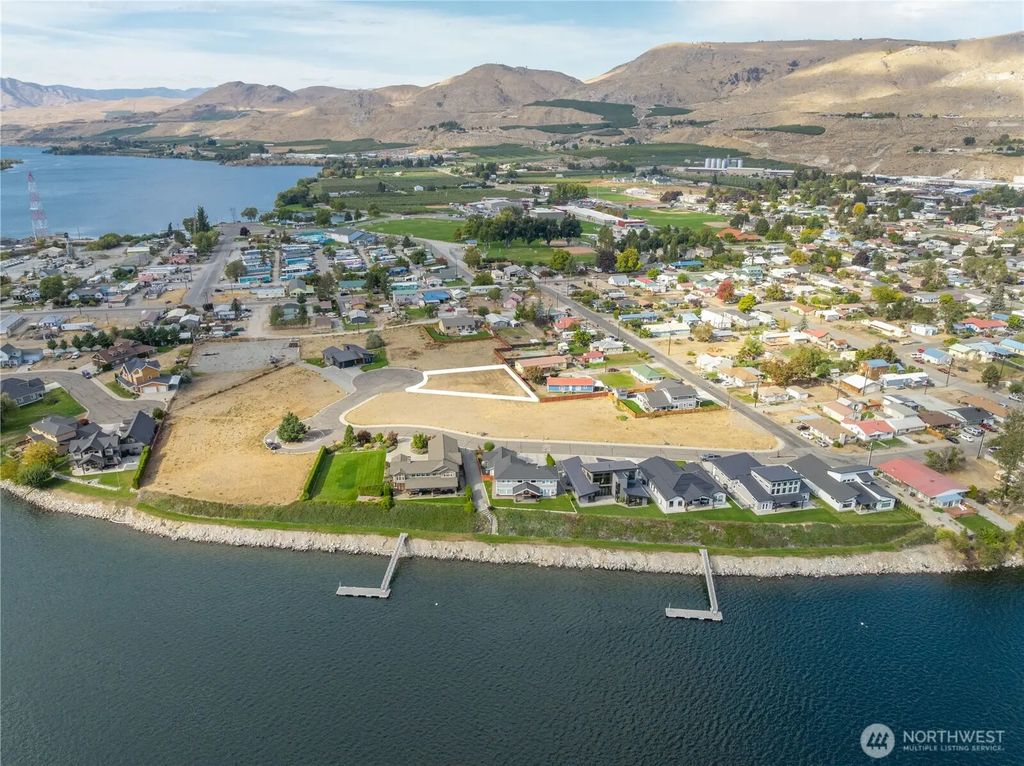 721 Heron Court, Brewster