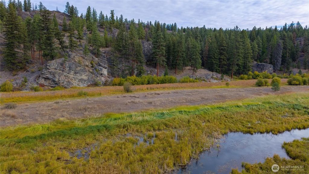 Eaglestone Road, Tonasket