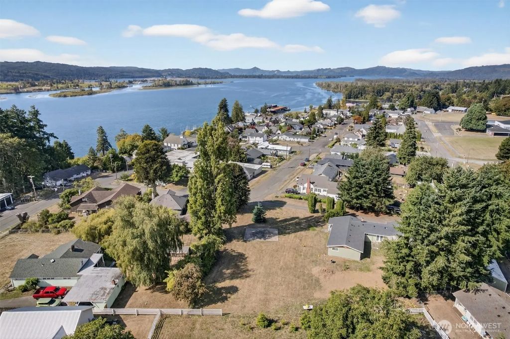 198 Alder Street, Cathlamet