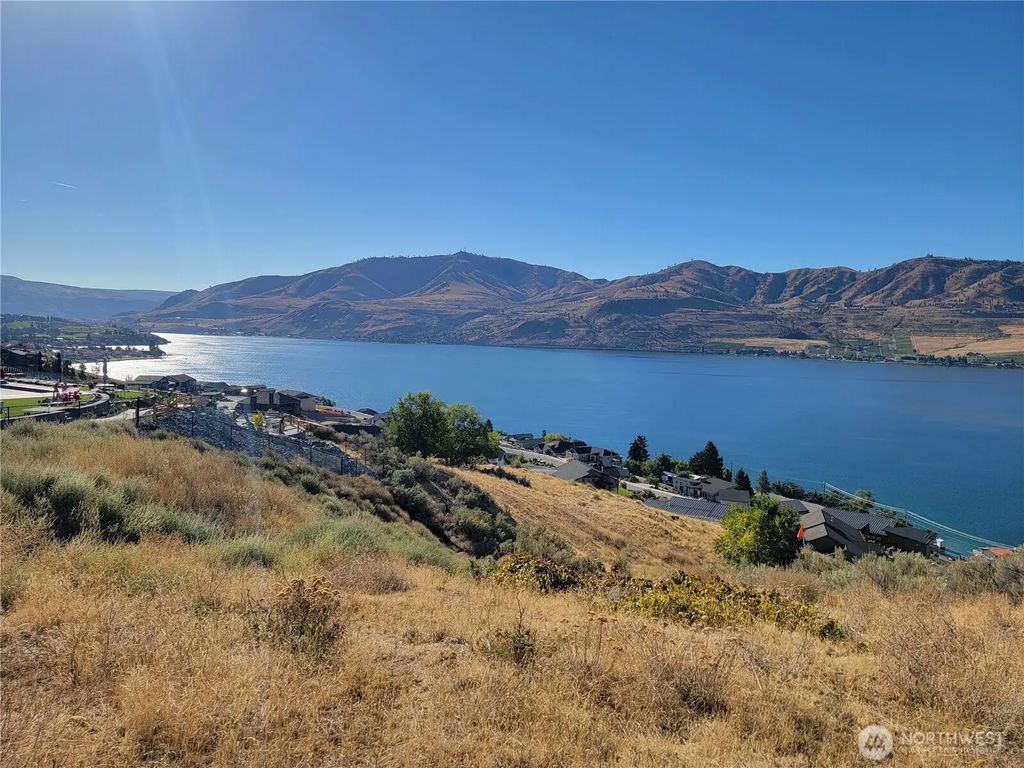 211 Viewland Way, Chelan