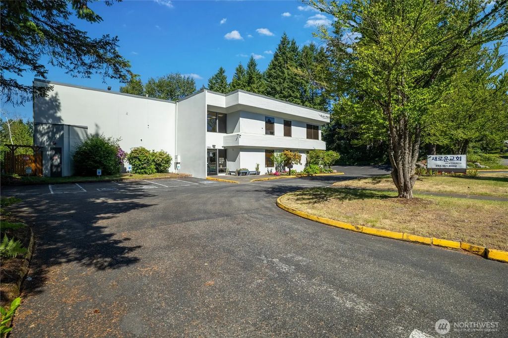 33901 9th Avenue S, Federal Way