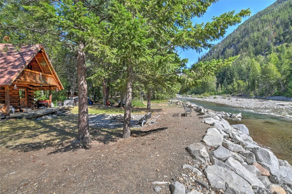 26 Mercer Road, Mazama