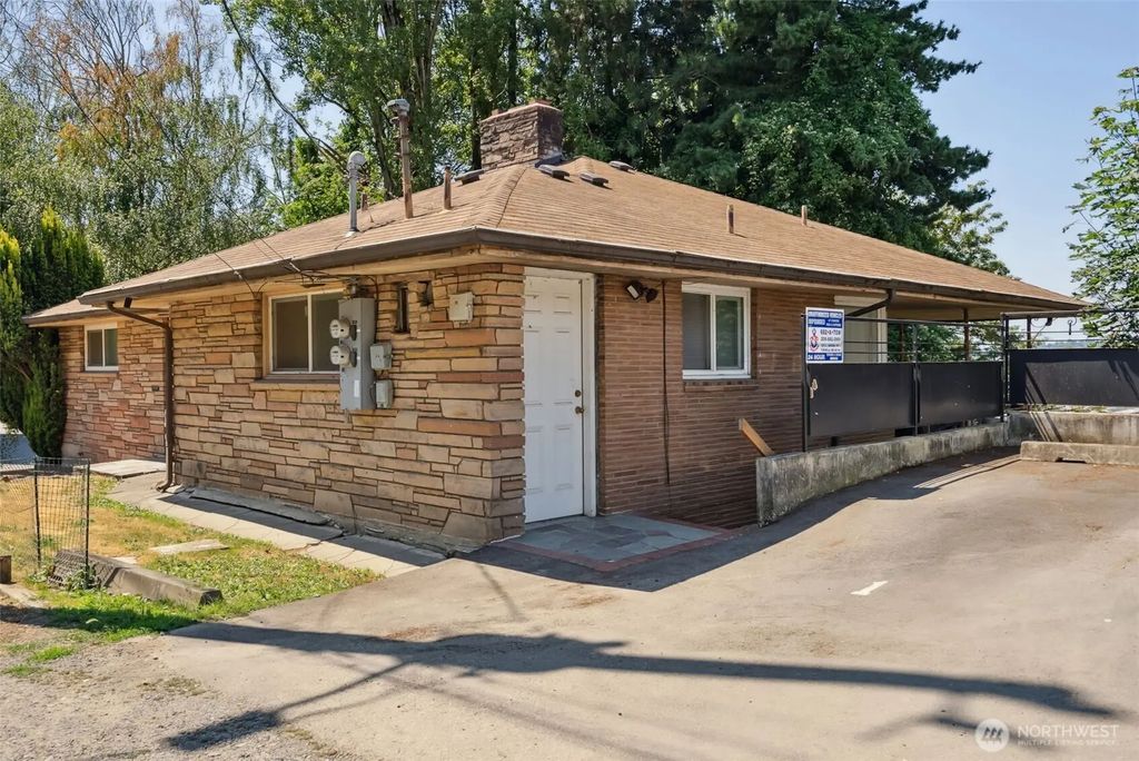 1306 S Bayview Street, Seattle