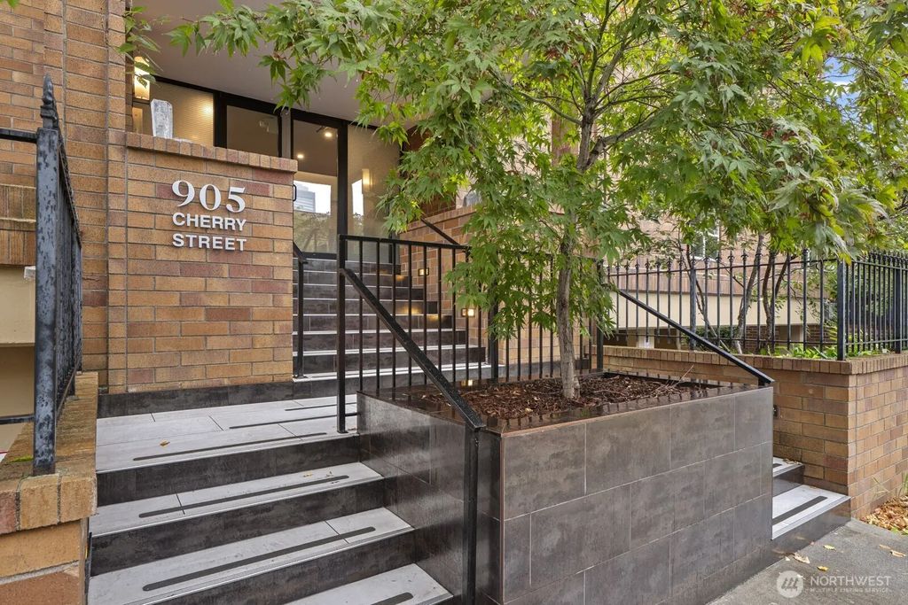 905 Cherry Street 601, Seattle