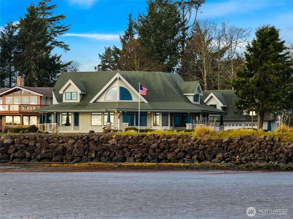 317 Captain Gray Court Se, Ocean Shores