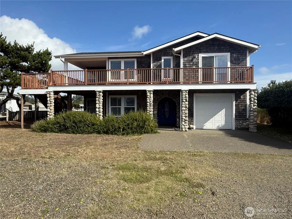 35210 F Place, Ocean Park