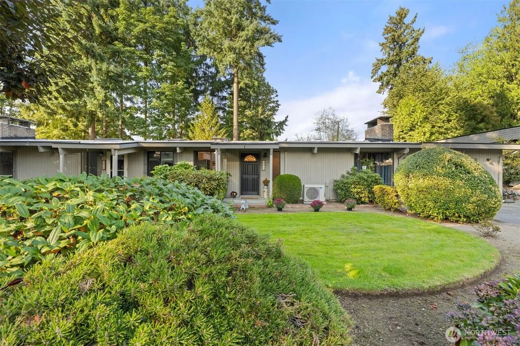 3421 E 99th 3421, Edgewood