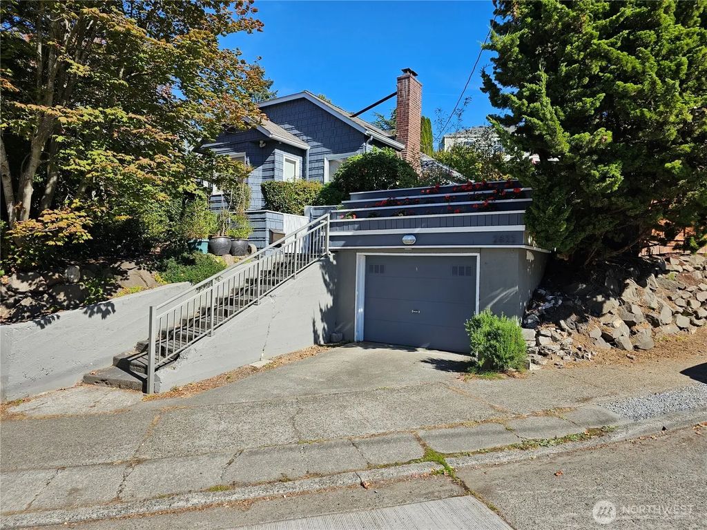 2822 Prosch Avenue W, Seattle