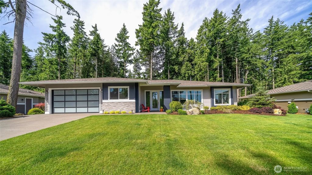 5469 Wood Duck Loop, Blaine
