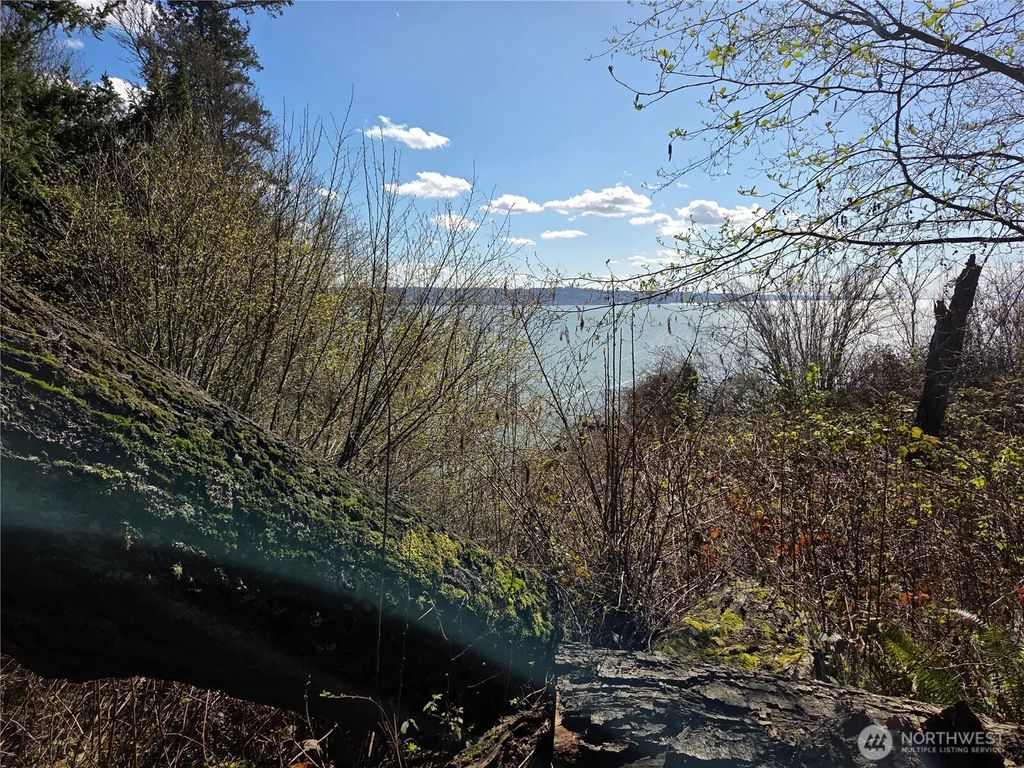 12 W Gedney Way, Hat Island