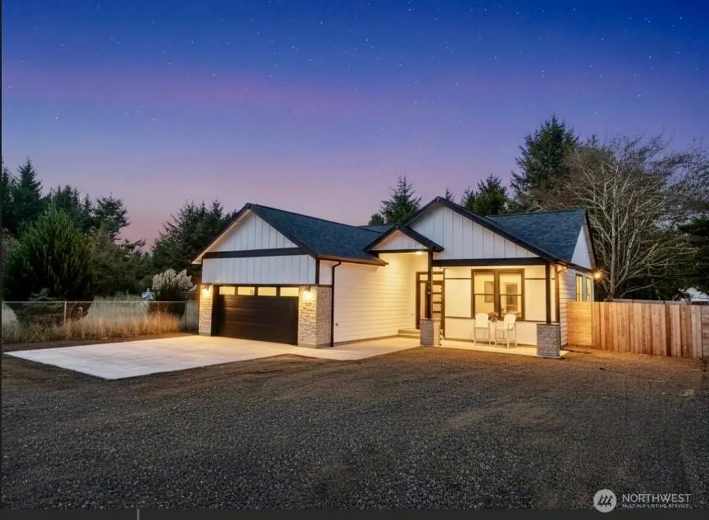 716 Island Circle Se, Ocean Shores