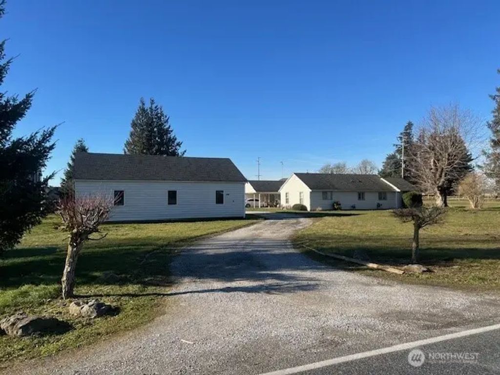 8885 Line Rd, Lynden