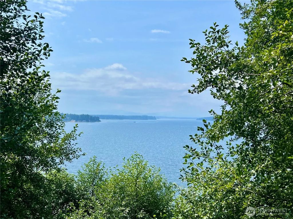 6908 190th Avenue Sw, Longbranch