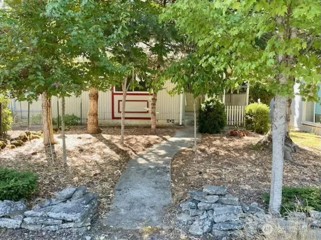 685 Morse Street, Ryderwood