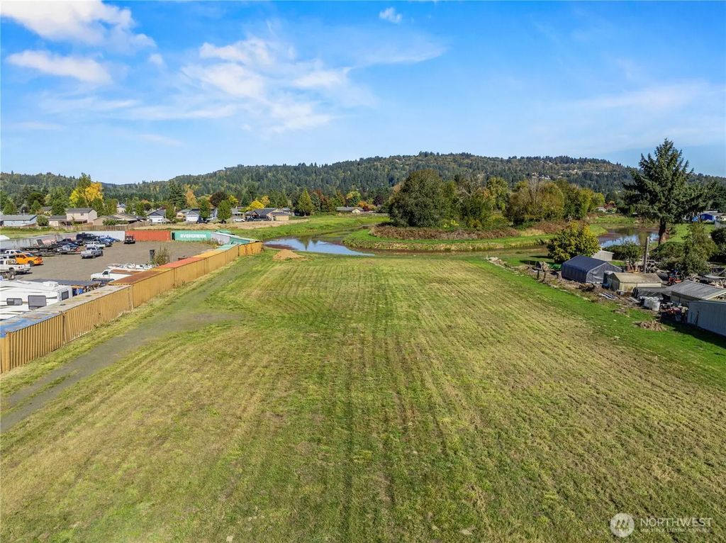 4504 Ocean Beach Highway, Longview