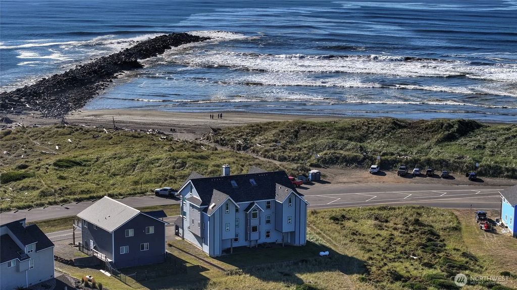 1599 E Ocean Shores Boulevard 3, Ocean Shores