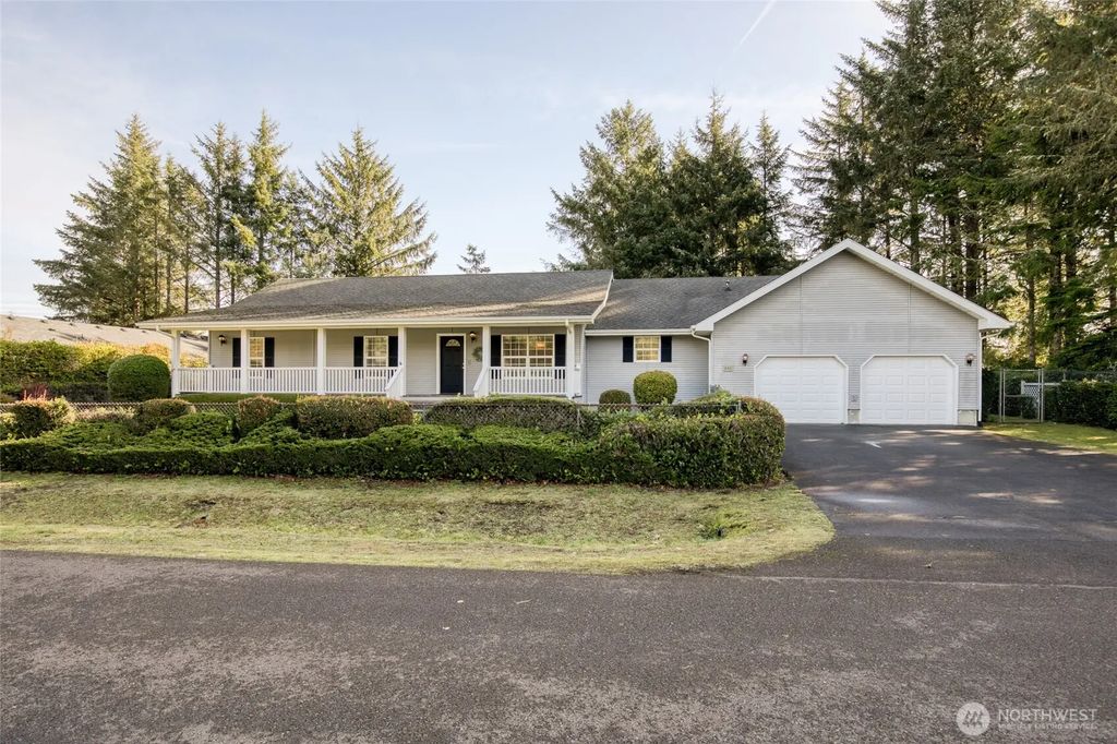 646 Woodland Loop Ne, Ocean Shores