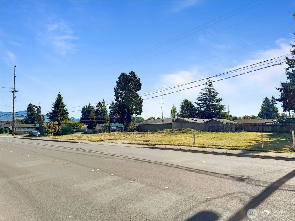 210 Gilkey Road, Burlington