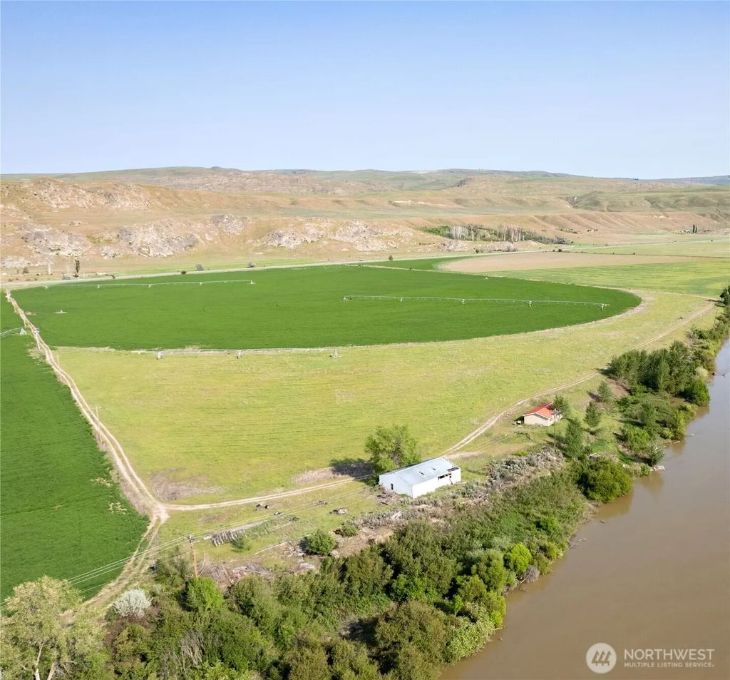 27061 Highway 97, Okanogan