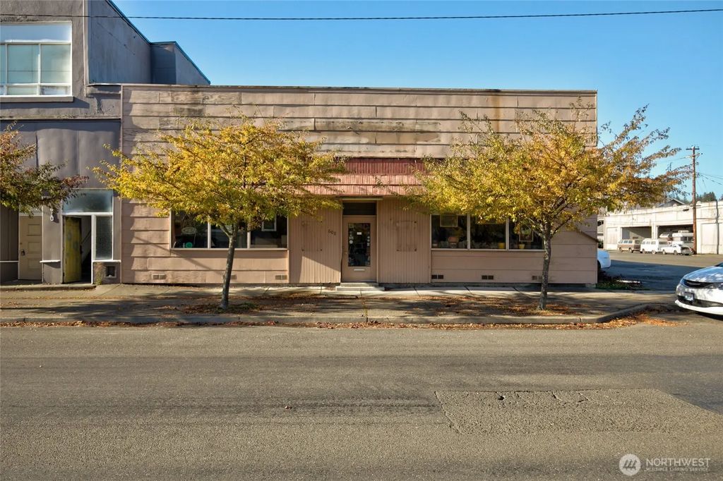 608 8th Street, Hoquiam
