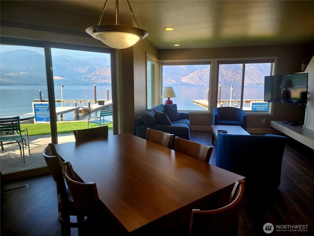1 Lakeside 714-o, Manson